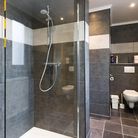 Apartamento Spacious Aan Damse Vaart @ *