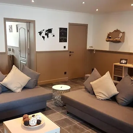 Spacious Aan Damse Vaart @ *