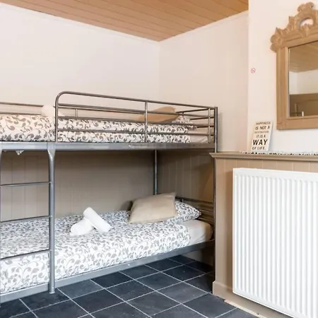 Spacious Aan Damse Vaart @ Apartamento *