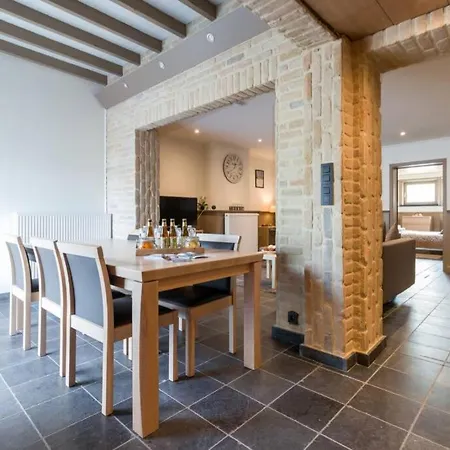 Spacious Aan Damse Vaart @ Apartamento *